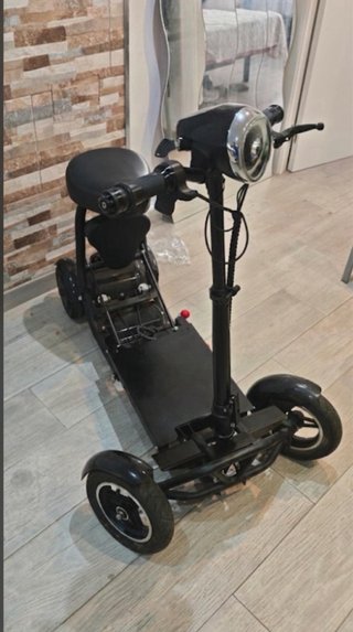 Eléctrica con Asiento adic pegable para niño