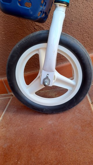 Bici sin pedales B'Twin Run Ride azul con cesta