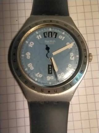 Orologio Swatch Irony con quadrante blu e batteria nuova