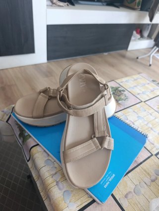 Sandalias Beige