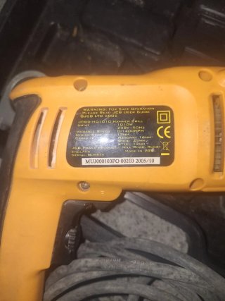 Taladro percutor JCB con maletín