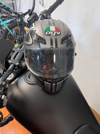 Equipación moto: Cascos, guantes y chaquetas