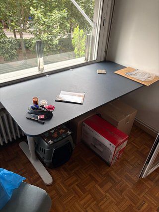Mesa de escritorio de madera