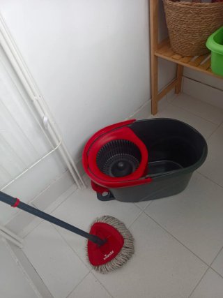 Cubo y fregona Vileda