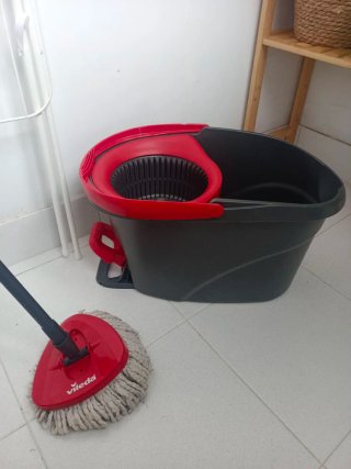 Cubo y fregona Vileda