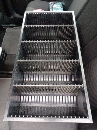 Estantería para 100 CDs