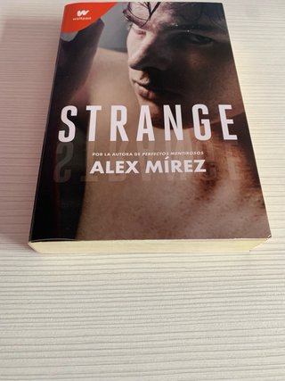 Libro Strange Alex Mírez