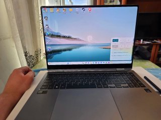 Samsung Galaxy Book4 Pro 360 16