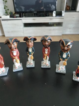 Figuras Cabezudos y Kilikis
