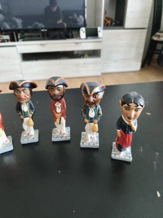 Figuras Cabezudos y Kilikis
