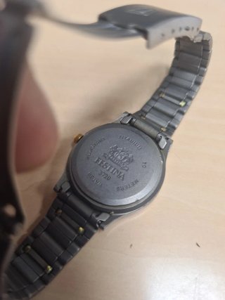 Reloj Festina Titanio y Oro