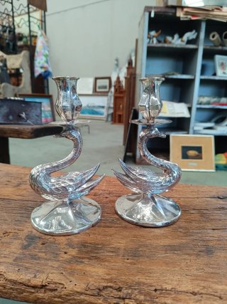 Pareja candelabros cisne Swan art deco