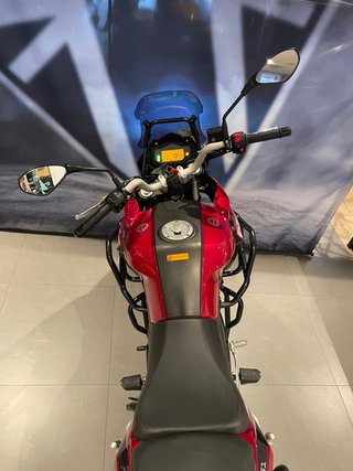 Benelli TRK 251 Negra/Plata