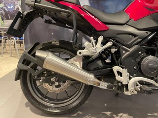 Benelli TRK 251 Negra/Plata