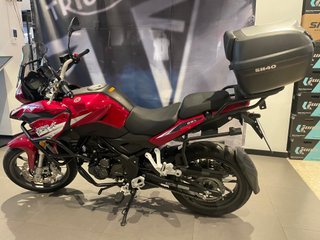 Benelli TRK 251 Negra/Plata