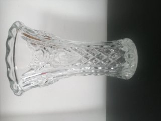 Jarrón de cristal antiguo decorado