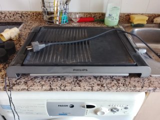 Plancha de cocina Philips eléctrica. Medidas 50x30
