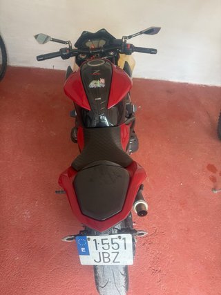 Kawasaki Z800 Negra/Roja Manual