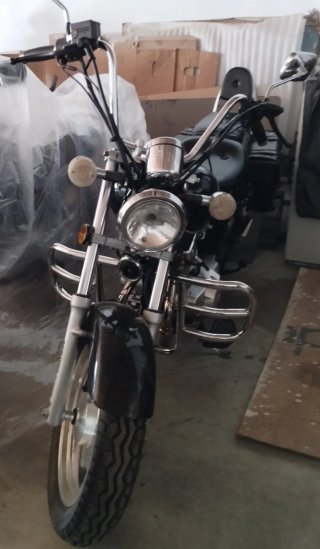 Moto Cruiser Wildlander Negra y Plata