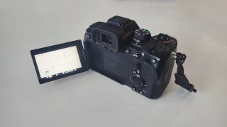 Sony Alpha 7 IV (solo cuerpo) + embalaje original