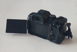 Sony Alpha 7 IV (solo cuerpo) + embalaje original