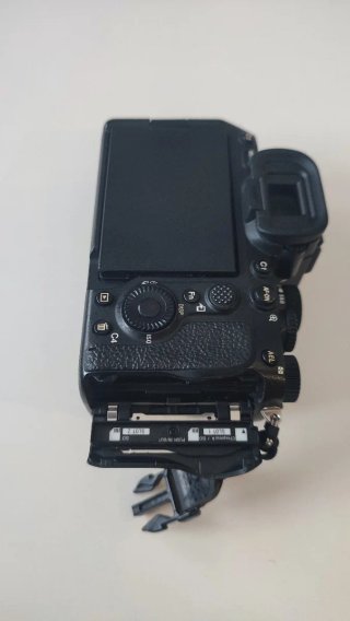 Sony Alpha 7 IV (solo cuerpo) + embalaje original