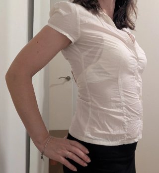 Camisa blanca de manga corta