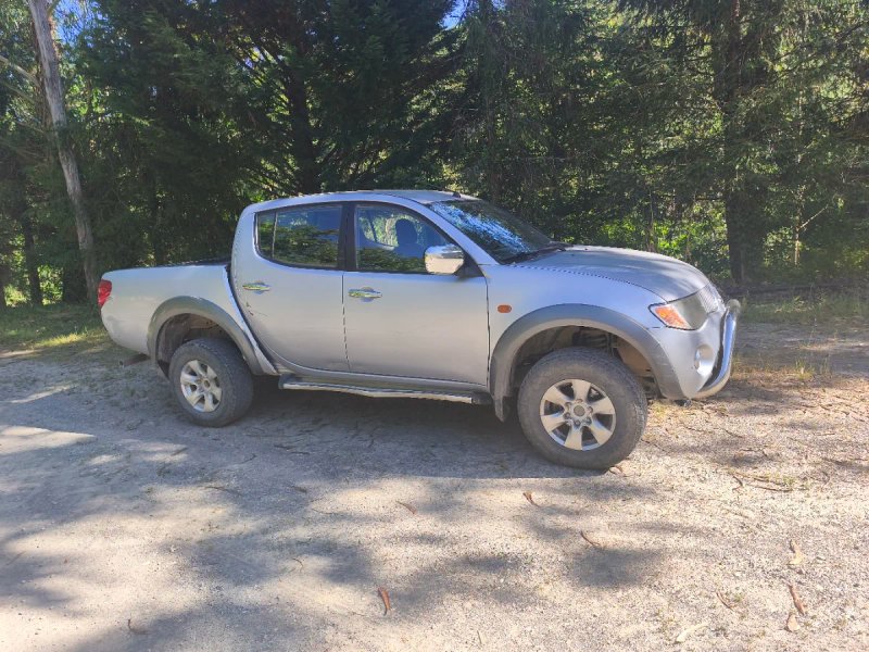 Mitsubishi L 200 2006 - foto 1