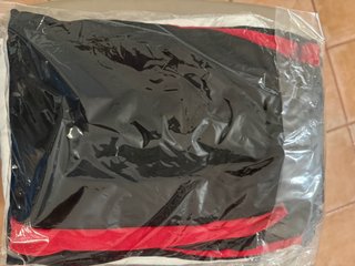 Lote Conjuntos Ropa Negro y Rojo