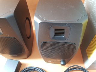Altavoces ADAM Audio D3V USB-C Negros