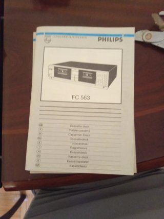 Mueble Hi-Fi Philips Toca Discos y Doble Cassette