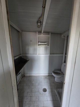 Caseta de Obra 5x2,1 m con Baño Completo