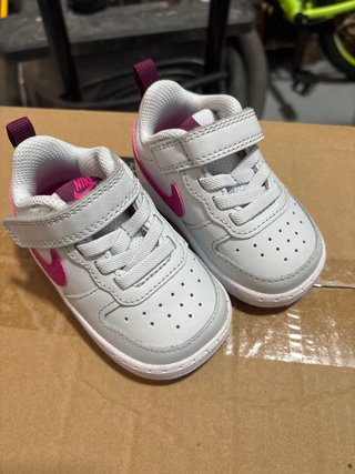Zapatillas Nike Bebé Blancas y Rosas