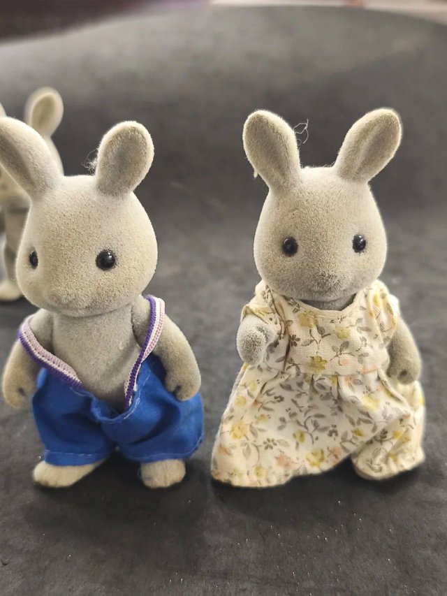 Familia de conejos Sylvanian Vintage
