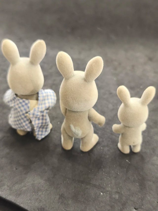Familia de conejos Sylvanian Vintage