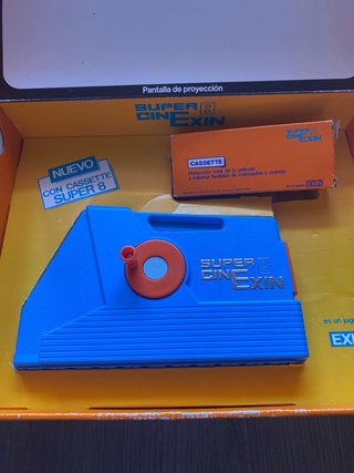 Proyector Super 8 Cinexin con 2 películas