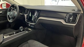 Volvo S60 B4 FWD Core Auto 2023 GASOLINA-HIBRIDO