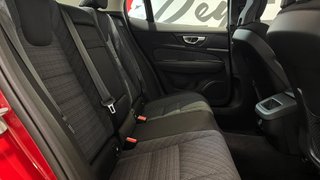 Volvo S60 B4 FWD Core Auto 2023 GASOLINA-HIBRIDO