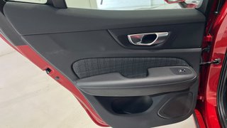 Volvo S60 B4 FWD Core Auto 2023 GASOLINA-HIBRIDO
