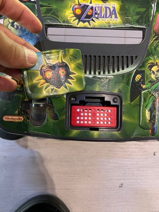 Nintendo 64 con 2 mandos y juego Zelda