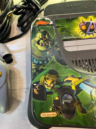 Nintendo 64 con 2 mandos y juego Zelda