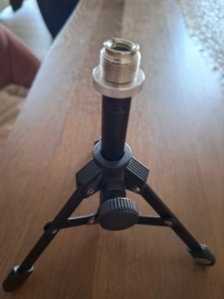 Treppiede da tavolo microfonico