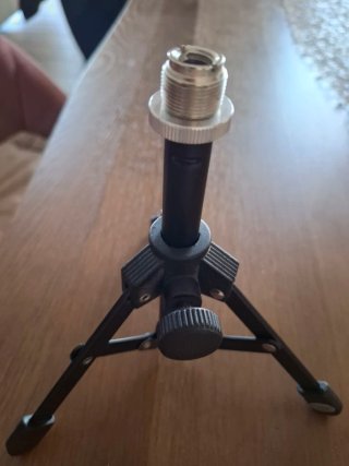 Treppiede da tavolo microfonico