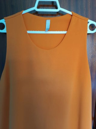 Vestido naranja sin mangas