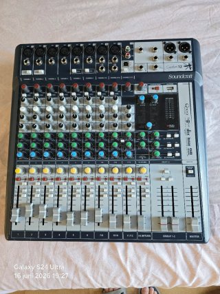 Soundcraft Signature 12 MTK Mesa Mezclas