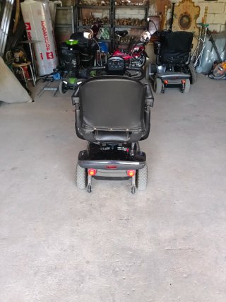 Silla eléctrica Invacare Leo ay 2