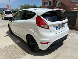 Ford Fiesta Linea Sport año 2014