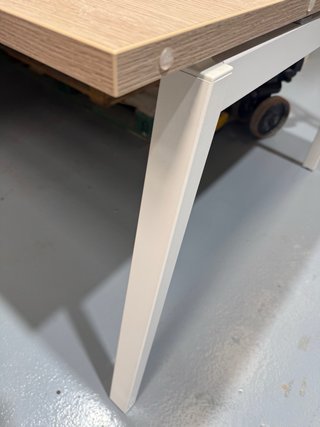 Mesa de oficina Bikkom 4 puestos