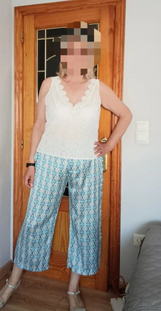 Conjunto de pantalón y top blanco