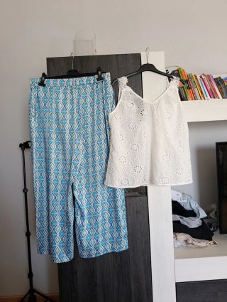Conjunto de pantalón y top blanco